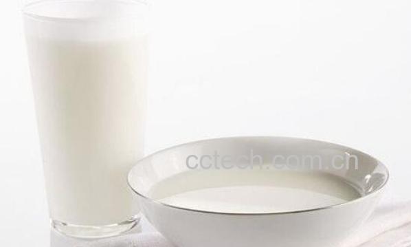 纯牛奶敷脸的正确方法-0