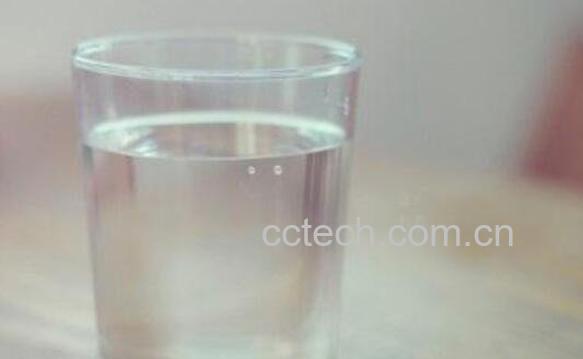 喝淡盐水的正确方法 喝淡盐水的好处与坏处-1