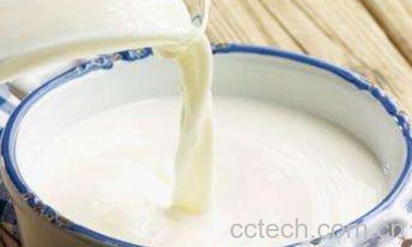 牛奶洗脸有什么好处 牛奶洗脸的正确方法-0