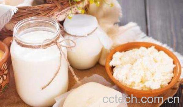 牛奶洗脸有什么好处 牛奶洗脸的正确方法-1