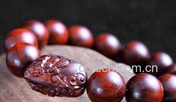 小叶紫檀的功效与作用 小叶紫檀的鉴别方法-0