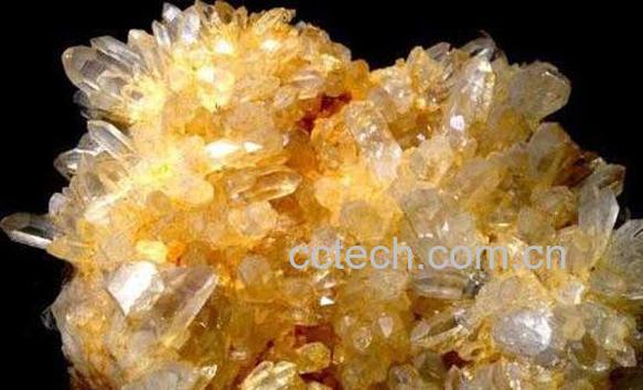 黄水晶的功效与作用-0