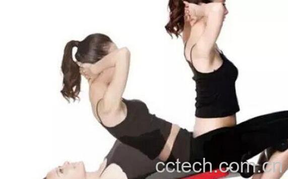 怎样做仰卧起坐最减肚子 仰卧起坐的危害-0