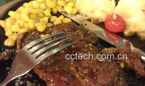吃牛排刀叉应该如何拿 牛排刀叉的正确拿法-1