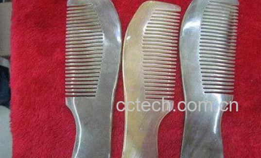 怎么辨别牛角梳真假 牛角梳真假如何辨认-0