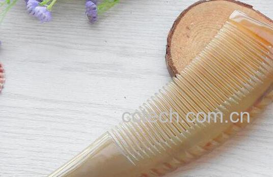 怎么辨别牛角梳真假 牛角梳真假如何辨认-1