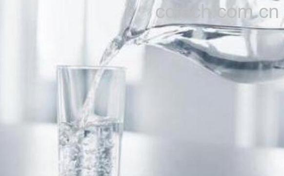 多喝水有什么好处 多喝水的好处和用途-0