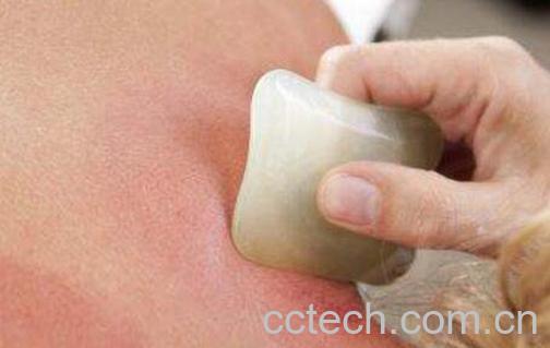 刮痧的好处和坏处-1