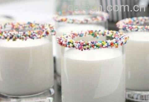 拉肚子能喝牛奶吗 哪些人不适合喝牛奶-1