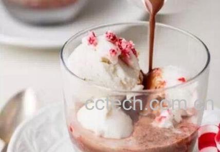 冰淇淋咖啡应该怎么吃-1