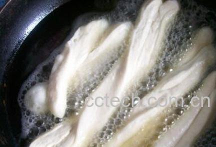 家中自制放心油条方法教程-1