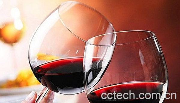 果蔬百科女人喝红酒的七种好处-0