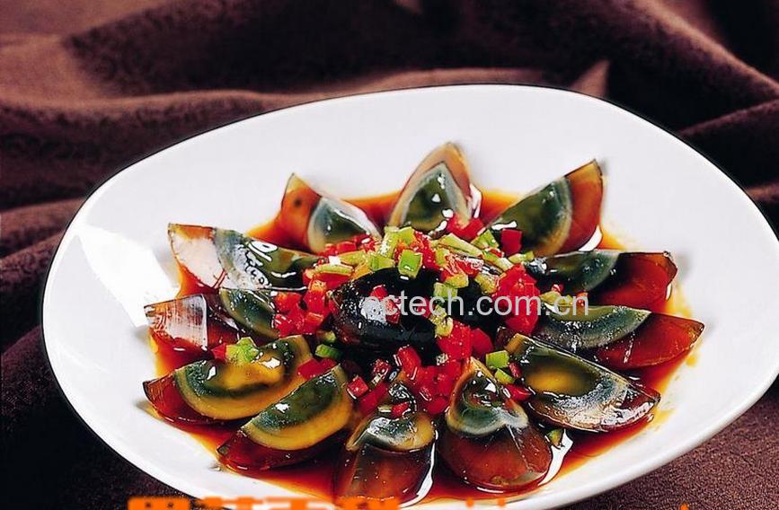 果蔬百科松花蛋不能与什么同吃 松花蛋食用方法-0