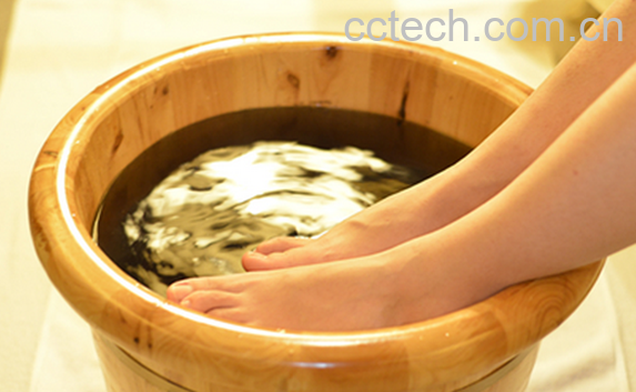 果蔬百科白醋泡脚的好处有哪些-0