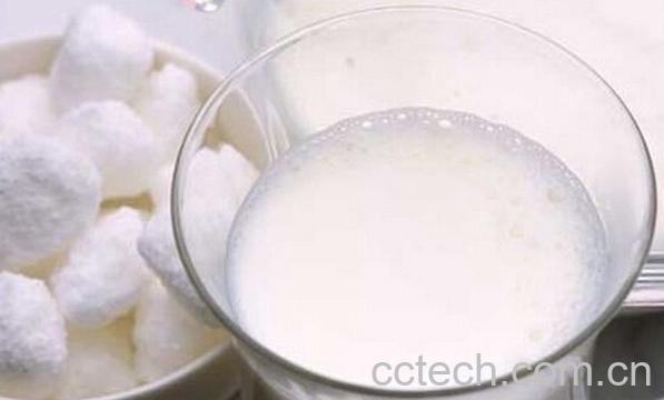 果蔬百科过期变质牛奶的用途-0