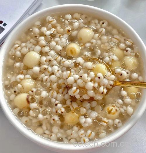 薏米粉煮粥 vs 冲水:哪种效果更好?