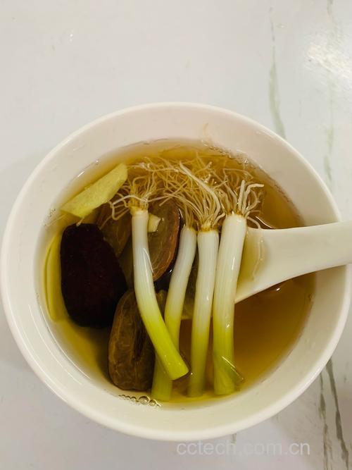 葱白粥怎么煮才好吃？粥底绵绸、葱香浓郁的秘诀