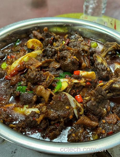 狗肉功效与作用原料介绍营养分析适宜人群食用指导食材文化