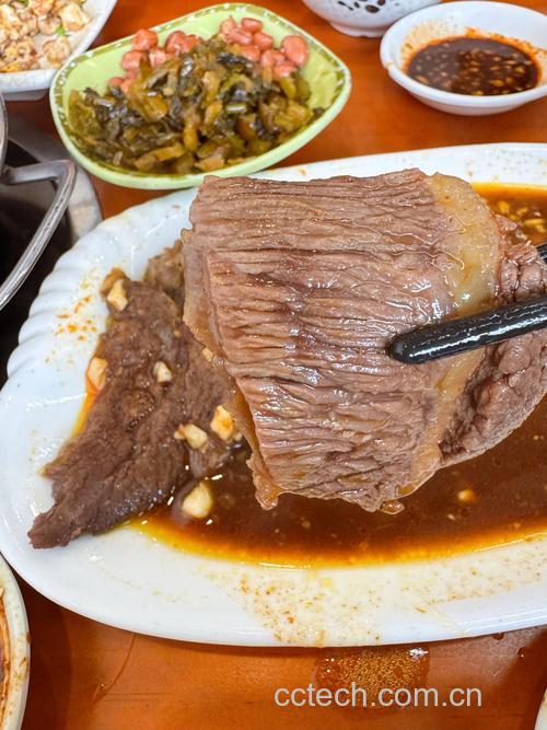 牛肉(瘦)功效与作用原料介绍营养分析适宜人群食用指导食疗作用食材文化