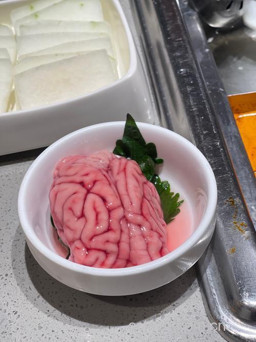 猪脑功效与作用原料介绍营养分析适宜人群食用指导食疗作用食材文化