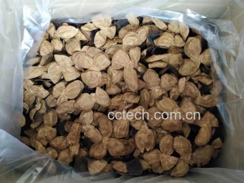 山楂干与陈皮泡茶图,展示两种食材泡水后的颜色和形态 山楂干与陈皮泡茶图