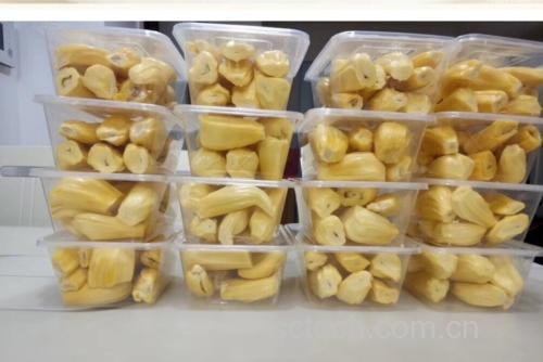菠萝咕咾肉成品图,色泽红亮,肉质酥脆 菠萝咕咾肉成品图
