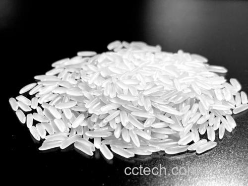 菠萝炒饭成品图,米饭颗粒分明,色彩鲜艳 菠萝炒饭成品图