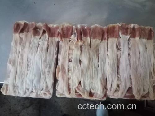 一张信息图表展示大蒜炖老鸭的主要功效:滋阴养胃、健脾开胃、增强免疫力等 食疗功效展示图