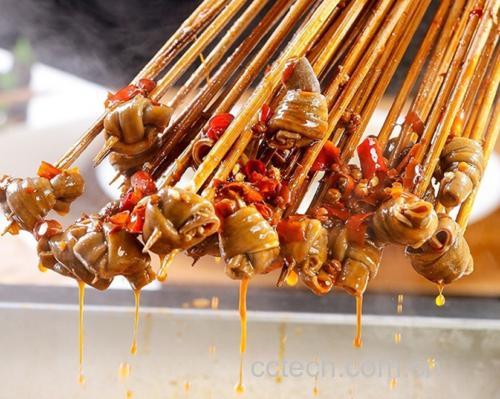 展示多种火锅蘸料的拼盘,色彩丰富,诱人食欲 火锅蘸料拼盘