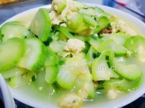 西葫芦炒鸡蛋成品图,色泽金黄,香气扑鼻 西葫芦炒鸡蛋成品图