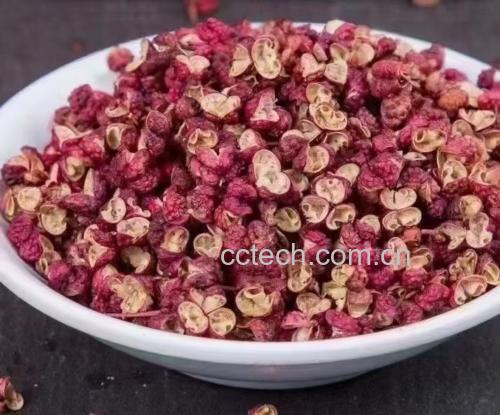 一碗热腾腾的花椒红豆汤,色泽红润,香气扑鼻 花椒红豆汤成品图