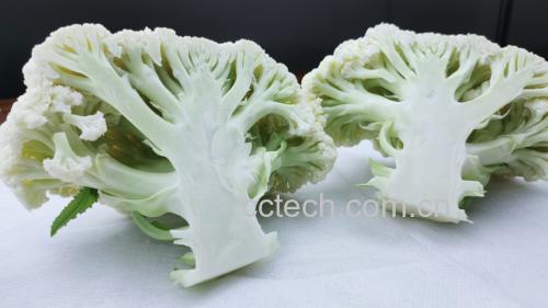 展示松花菜被清洗并切成小朵的过程 松花菜清洗与切分