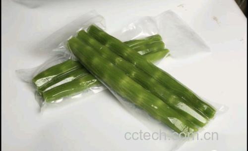 新鲜采摘的绿色莴苣,表皮翠绿,质地脆嫩 莴苣实物图