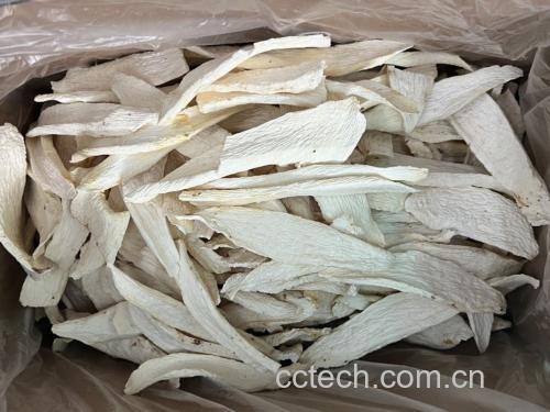 图片说明:展示干淮山药从干燥到泡发的过程,体现其吸水膨胀的变化 干淮山药泡发过程示意图