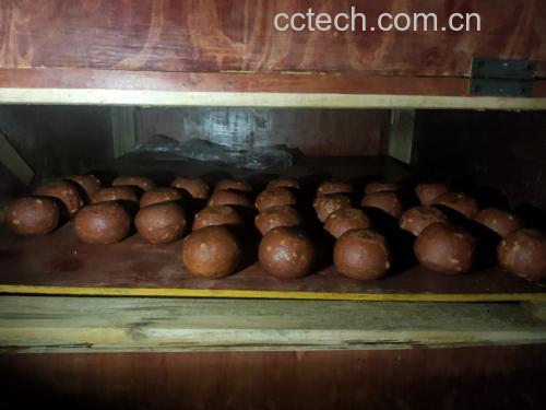香芋地瓜丸加热食用场景图,展示热腾腾的丸子盛盘画面 香芋地瓜丸加热食用场景