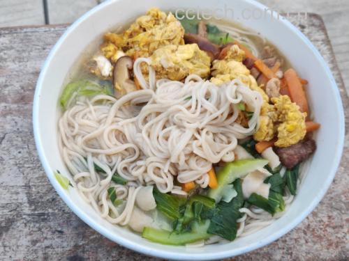 风湿病患者餐桌上的西红柿料理