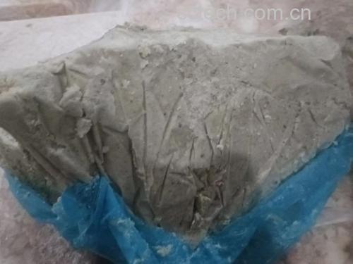 鸭腿与芸豆炖在锅中,汤汁浓郁,色泽诱人 鸭腿炖芸豆成品展示