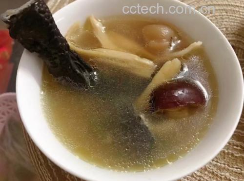 加入蜂蜜和枸杞 加入蜂蜜和枸杞