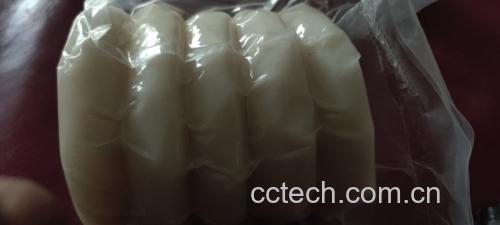 姜母黑糖糯米糍成品展示,表面裹满椰蓉 姜母黑糖糯米糍成品图