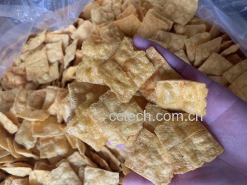 烤好的水果玉米色泽金黄,外层微焦,散发着焦糖香气 烤水果玉米成品图