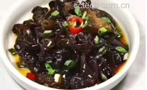秋木耳家常做法示意图:包括凉拌、炒菜、炖汤等多种烹饪方式展示 秋木耳家常做法示意图