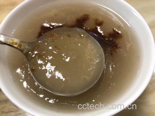 粉葛煲汤炖煮过程