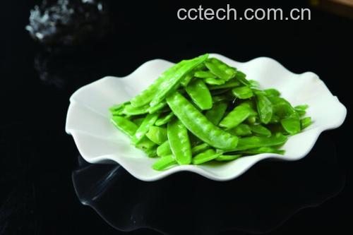 西兰花与荷兰豆拼盘特写