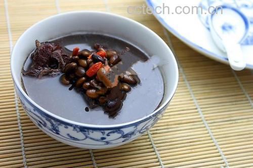 成品黑豆甘蔗汤盛装图