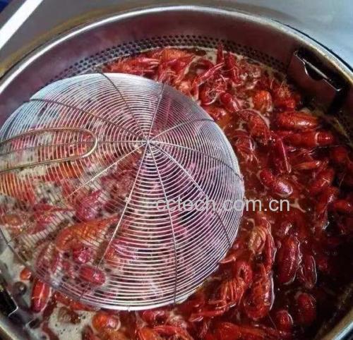 麻辣小龙虾炒制过程