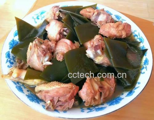 冬瓜炖海带成品图,汤色清澈,食材鲜嫩 冬瓜炖海带成品图
