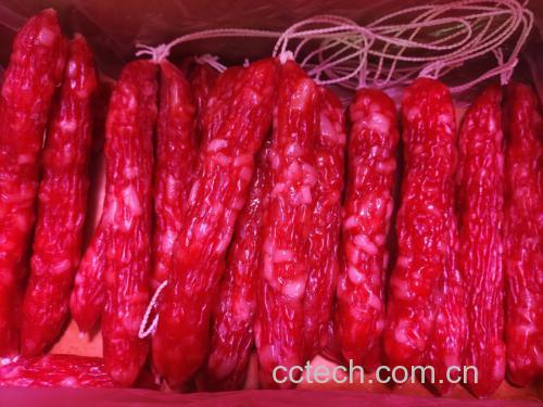 甜玉米粒炒腊肠,色彩鲜艳,咸香适口,适合家庭晚餐 甜玉米粒炒腊肠成品图