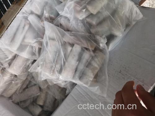 整箱冷冻母梭子蟹,外包装清晰可见产品标识和产地信息 冷冻母梭子蟹整箱展示