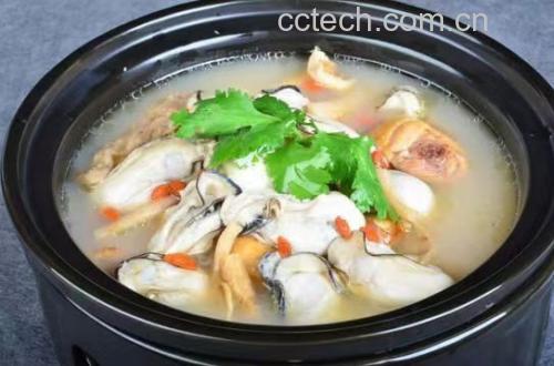 一碗热腾腾的生蚝豆腐汤,色泽自然,香气扑鼻 生蚝豆腐汤成品图