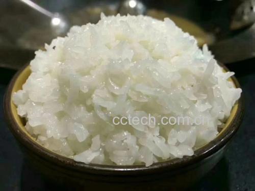 扁豆土豆搭配米饭的食用场景图,展现美食与主食的完美组合 扁豆土豆搭配米饭食用图
